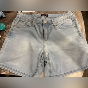 Seven7 Denim Shorts Size 10